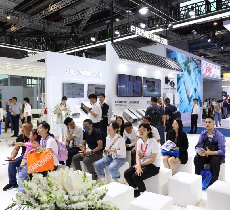 SNEC2024首日人气火爆！易能数字新品发布备受关注(图4)
