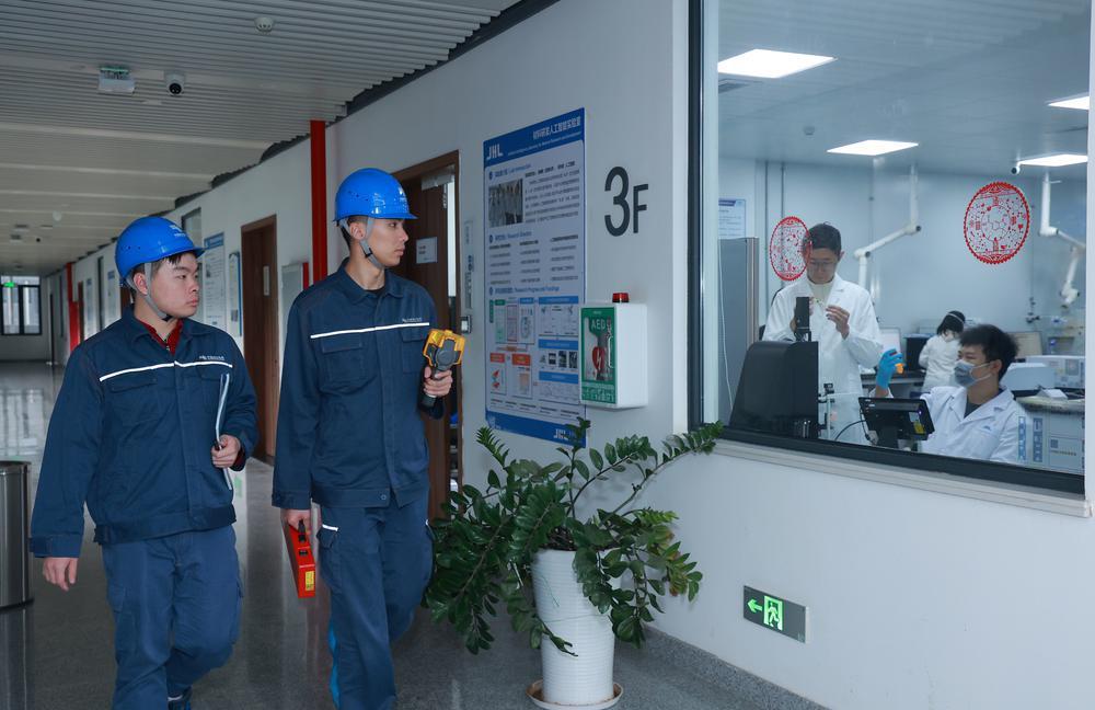 为“国之重器”装上“双保险”广东电网以“满格电”支撑广东科技创新强省建设(图1)