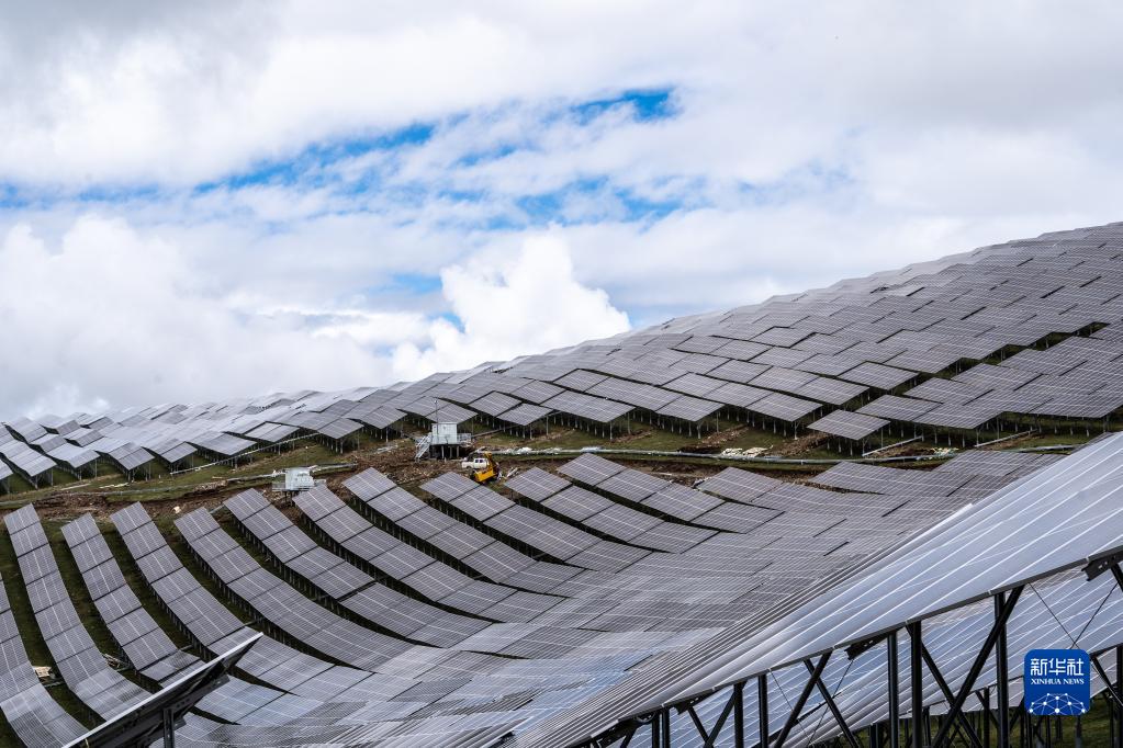 全球最大水光互补电站雅砻江柯拉光伏电站投产发电(图3)