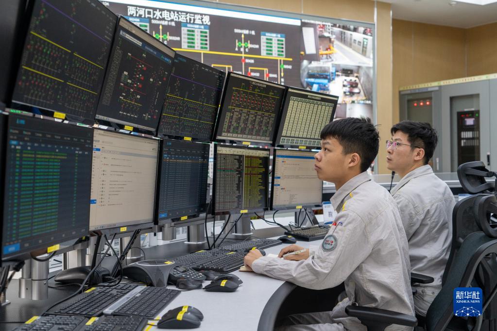 全球最大水光互补电站雅砻江柯拉光伏电站投产发电(图6)