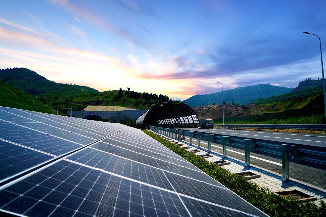 2024光伏储能展：“光伏+高速公路”按下新能源发展“加速键(图1)