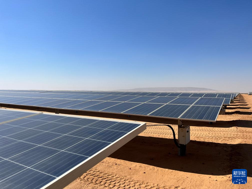 通讯丨中埃携手打造阳光美好生活——访埃及沙漠里的中国光伏企业(图2)
