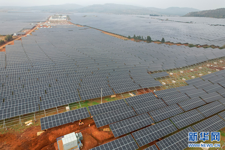 云南曲靖沾益：光伏电站建设忙_新华网(图1)