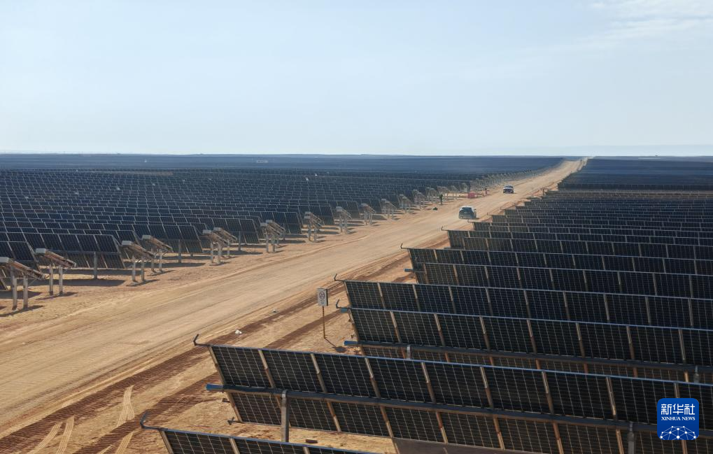 中企承建埃及500兆瓦光伏电站投入运营(图4)