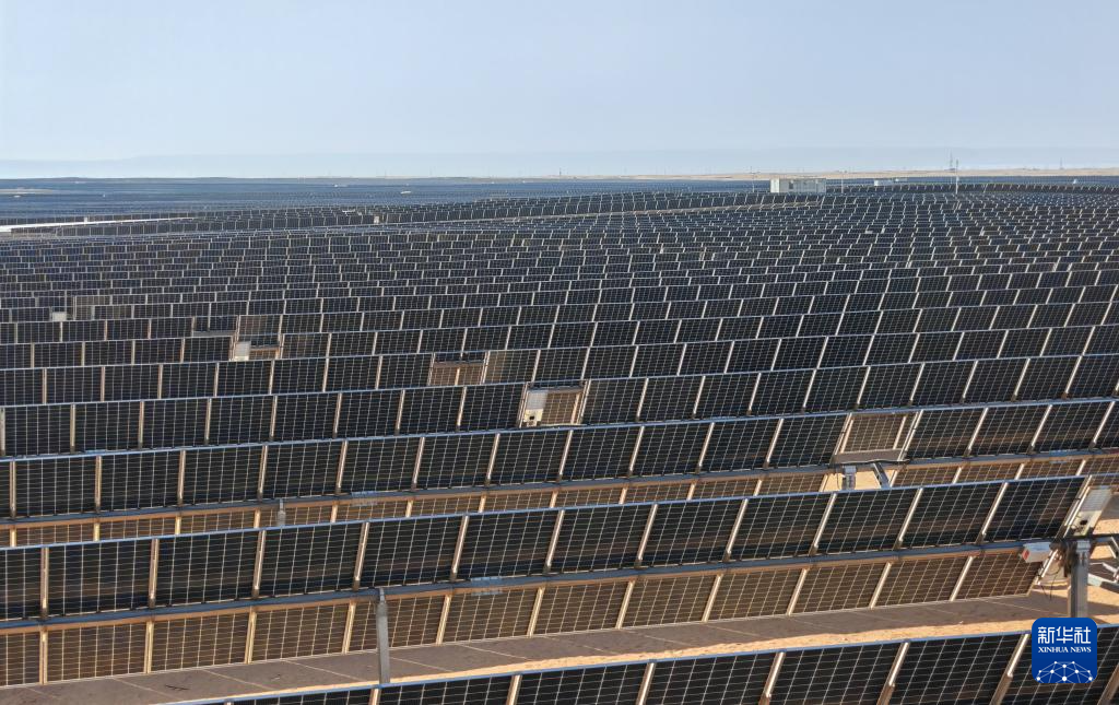 中企承建埃及500兆瓦光伏电站投入运营(图5)