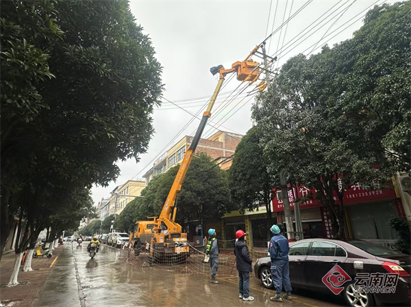 宣威全力冲刺配网项目保障春节用电无忧(图1)