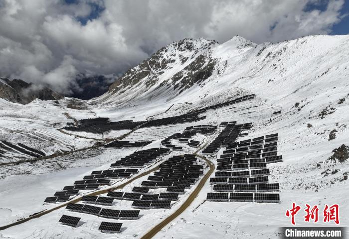 世界海拔最高光伏项目在云南迪庆并网发电(图1)