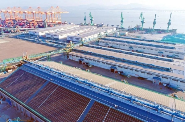 年均发电近700万度！福建省规模最大港口分布式光伏电站顺利投产(图1)