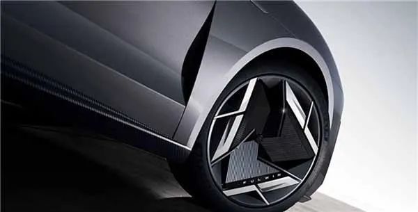 配800V固态电池纯电续航超1500Km奇瑞猎风概念车颠覆你的想象它会量产吗？(图4)