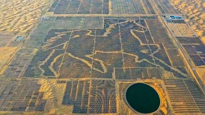 美卫星捕捉中国奇迹花115亿铺光伏板沙漠变“巨型光伏电站”(图2)