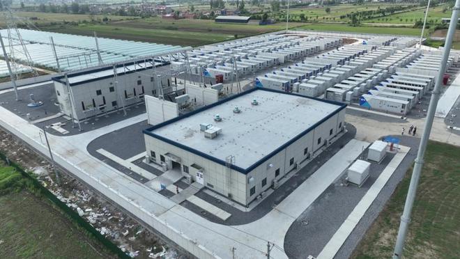 美卫星捕捉中国奇迹花115亿铺光伏板沙漠变“巨型光伏电站”(图9)