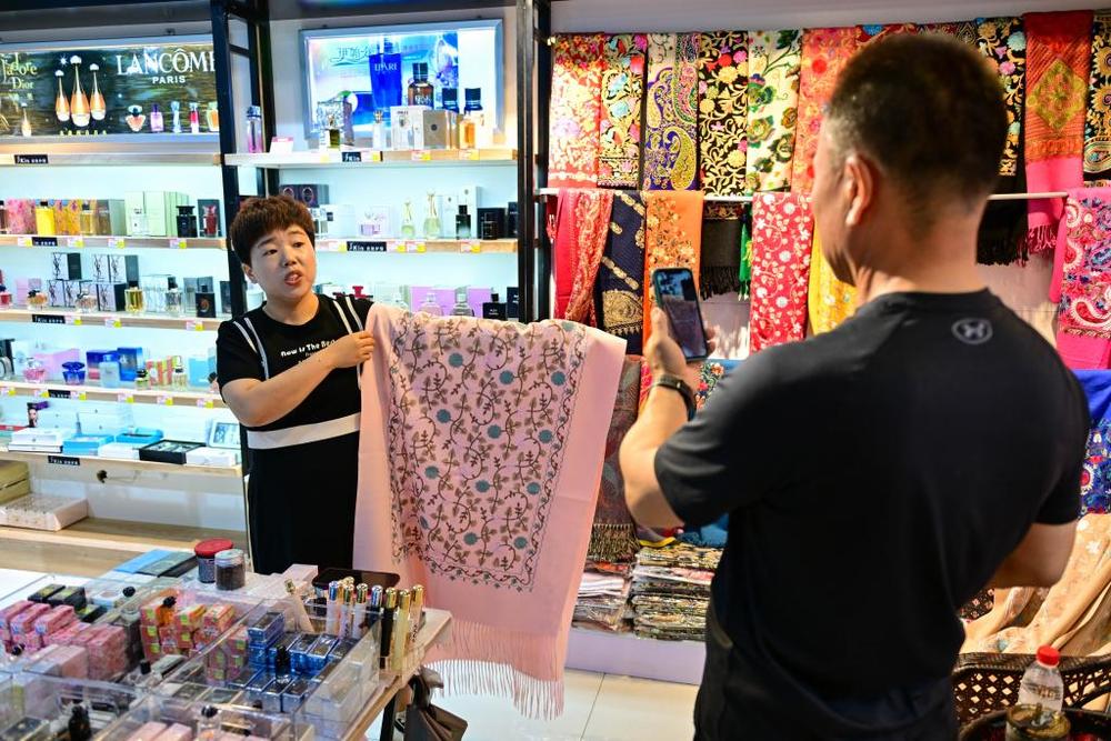 专访｜中国大力发展新质生产力意义重大——访《哈萨克斯坦实业报》总编辑科尔茹姆巴耶夫(图2)