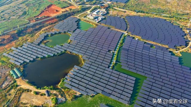 1675天零事故！丰城100兆瓦光伏电站把废地变成“吸金宝地”(图1)