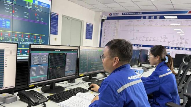 沙雅光伏治沙项目并网沙漠边缘建起清洁能源站(图2)